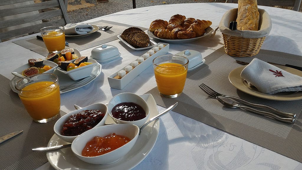 Outdoor breakfast