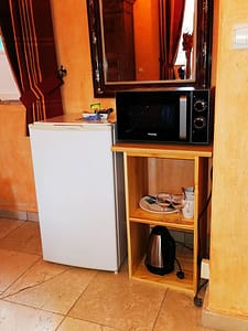 espace cuisine dans la chambre de l'Escale Provençale