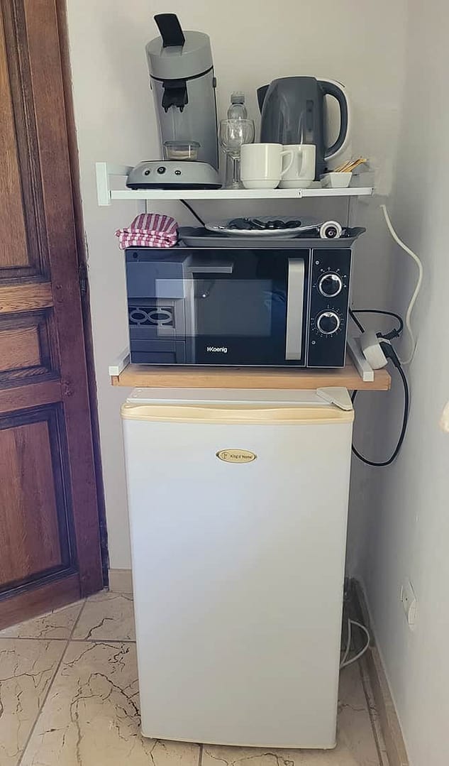 Coin cuisine chambre Lune Bnb l'Escale Provençale à Tourrettes